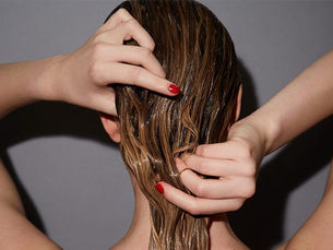 Hair Care Tips for Flight Crew: Small Habits That Protect Your Hair in the Skies